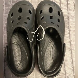 No brand crocs